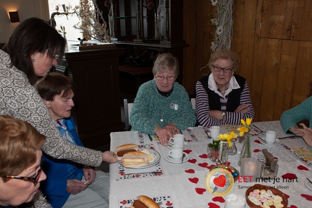 20150322 frans versteden fotografie - tilburginbeeld FRVE0685.jpg - eet met je hart lunch en creatieve workshop paastakken maken